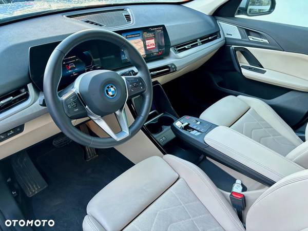 BMW iX1 xDrive30 xLine - 6