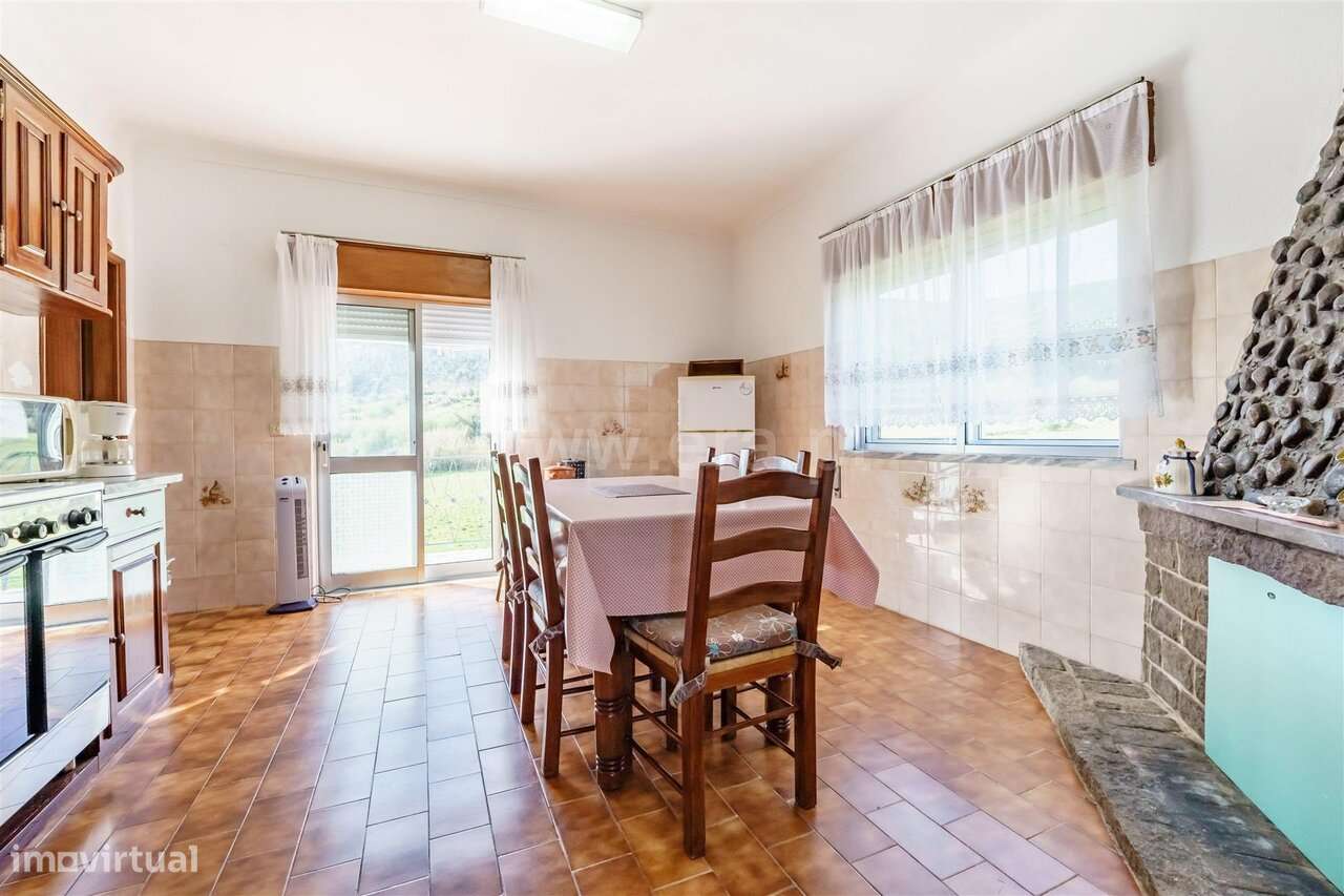 Moradia Isolada T5 / Covilhã, Teixoso-13