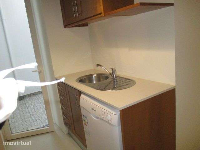 T2 renovado na R. António Vasconcelos - Grande imagem: 5/18