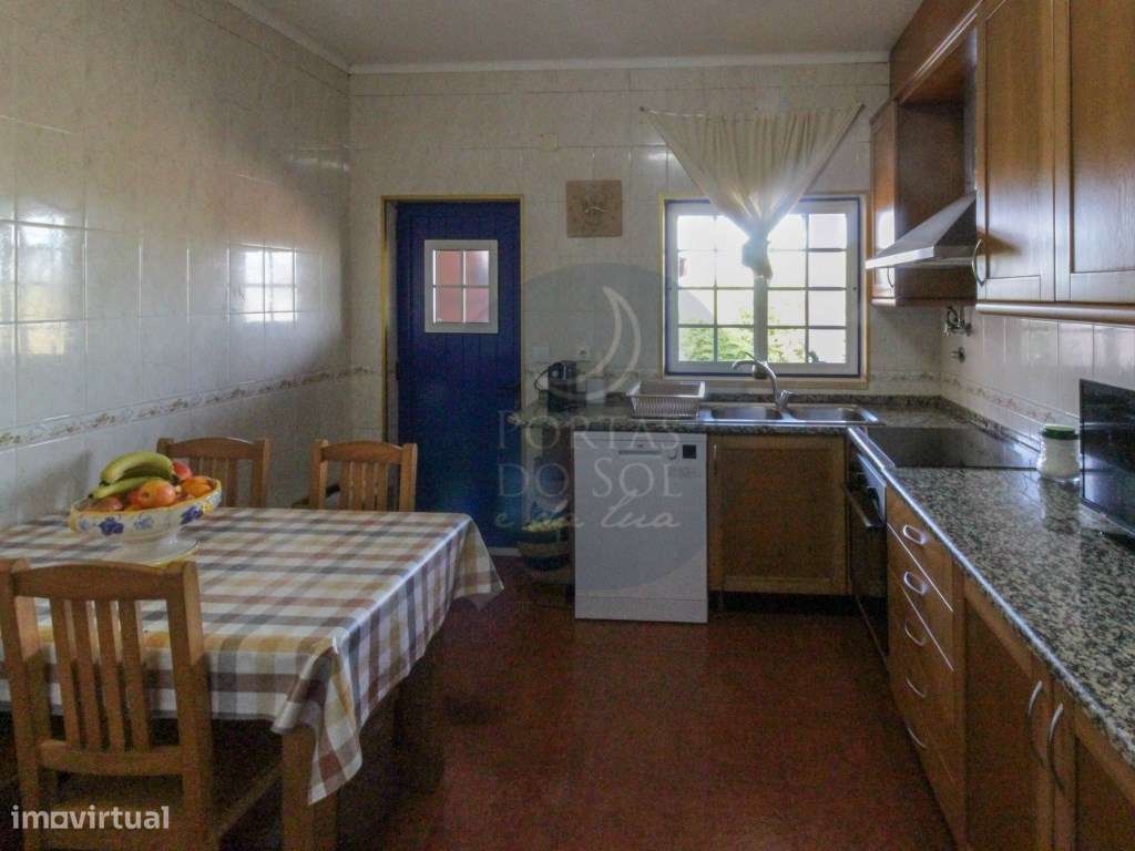 Moradia V3 c garagem em 1.040 m2 a 1 hora de Lisboa-9