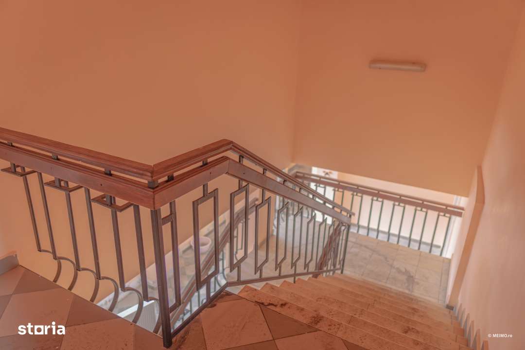 Cladire pentru clinica, pensiune sau centru social - Zemes-9