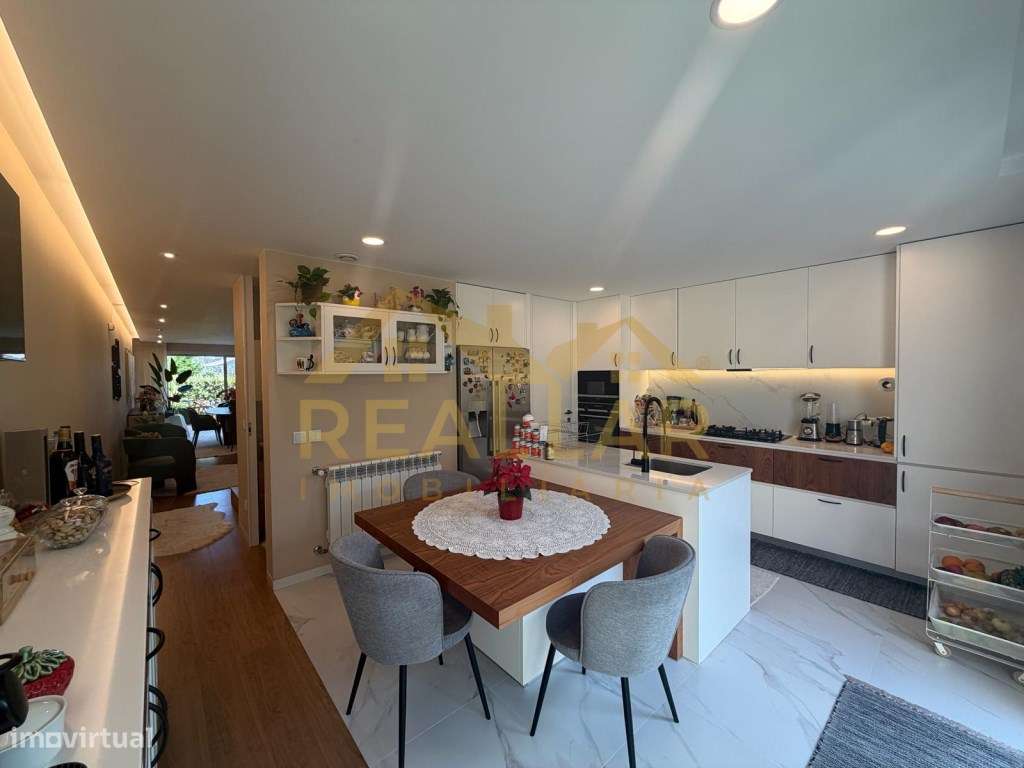 Exclusiva Moradia T4 Semi-Nova com Vista Rio - Condomínio Privado Q...-7