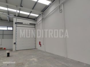 Pavilhão em Manhente - Grande imagem: 2/9