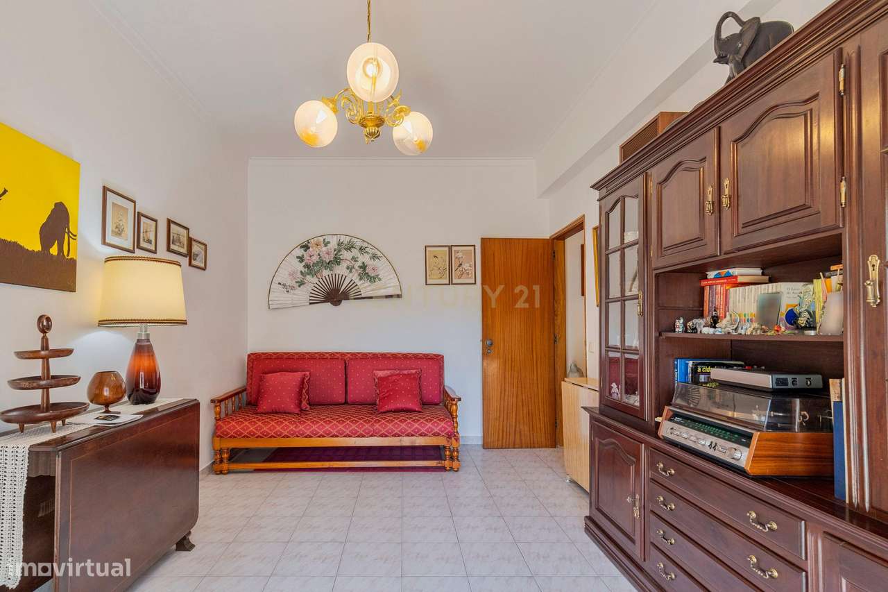 Apartamento T-1  com arrecadação na Costa da Caparica-9