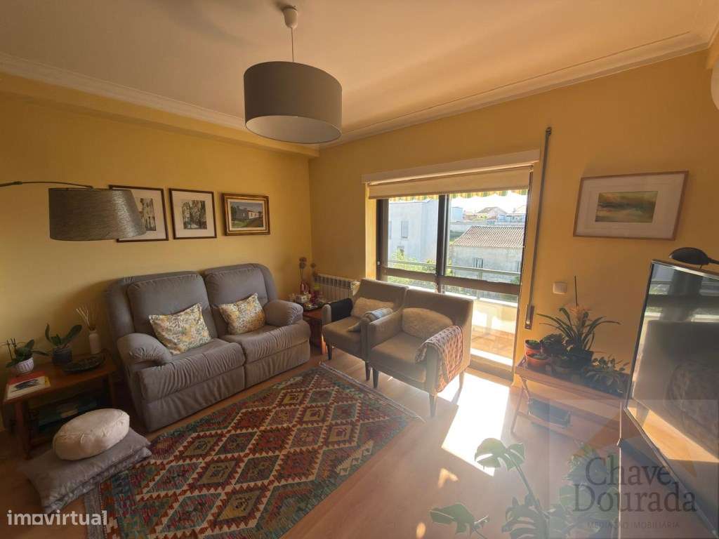 Apartamento T3+3 com garagem e sótão - São Martinho do Bispo-1