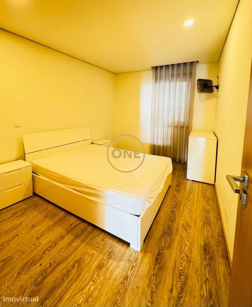 Apartamento T2+1 com vista mar-13