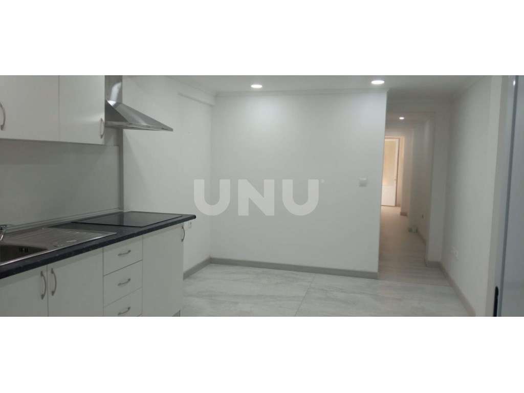 Loja transformada em habitação Vale de Milhaços - Grande imagem: 2/10