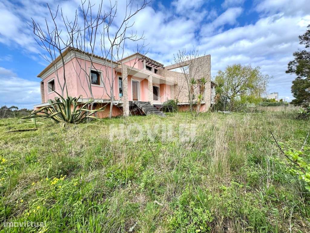 Moradia isolada T3 de cave e rés do chão próxima da Nazaré. - Grande imagem: 2/30