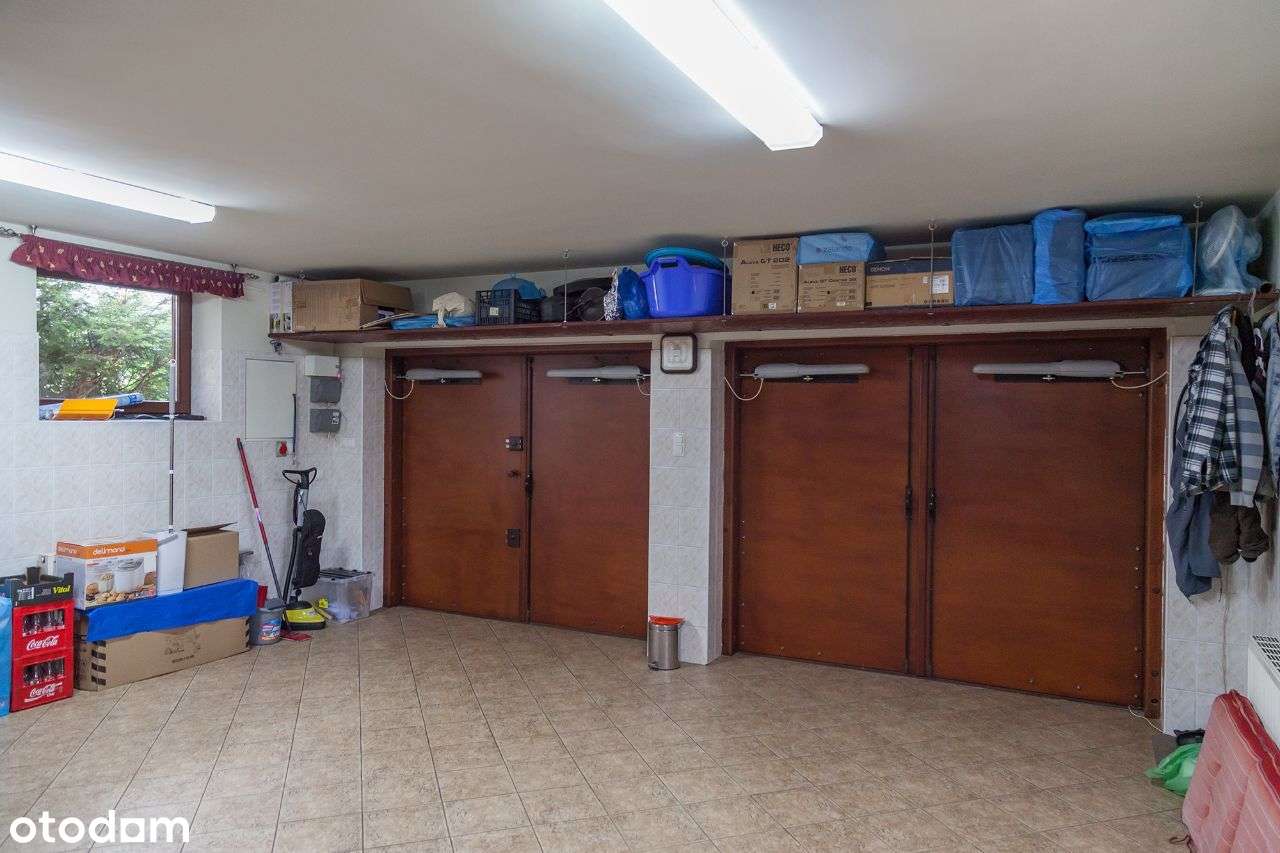 Dom z basenem w otulinie Lasu Łagiewnickiego-18