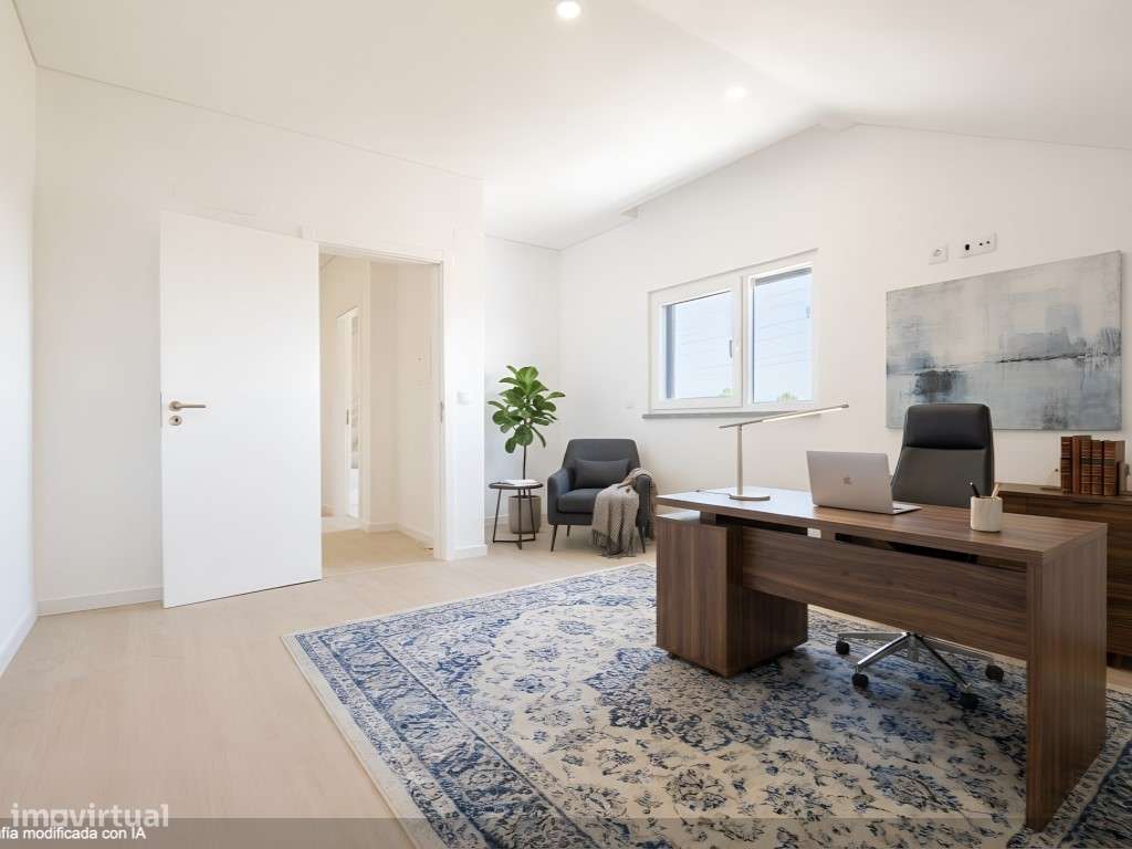 Moradia Geminada T4 Triplex em Fernão Ferro-28