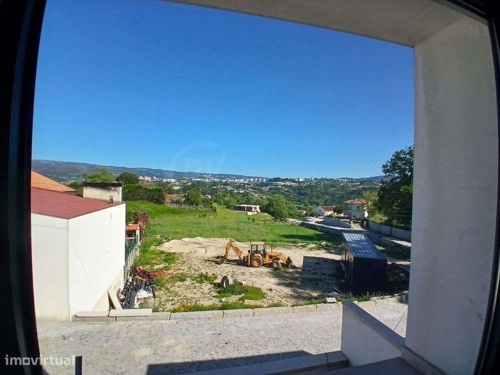 Moradia T3 em Sobretâmega-14