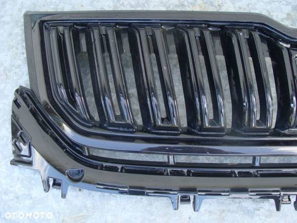 SKODA RS KODIAQ ATRAPA GRILL 565853663E - 2