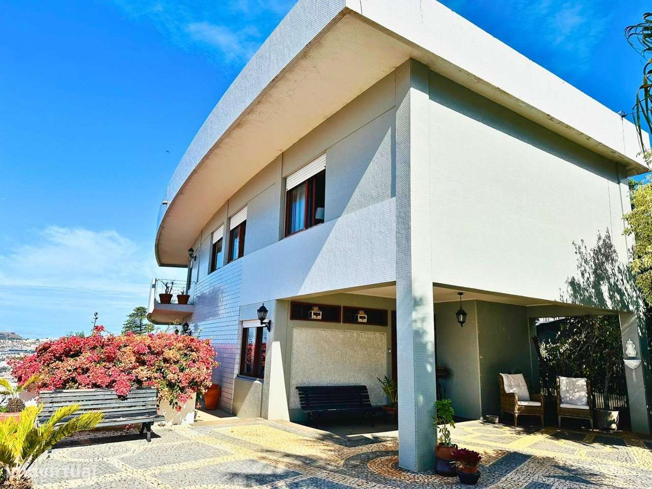 Moradia T4+1 com Vista Panorâmica sobre a Baía do Funchal - Grande imagem: 3/52