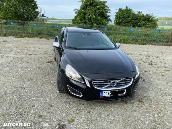 Volvo V60 D5 AWD Geartronic - 1