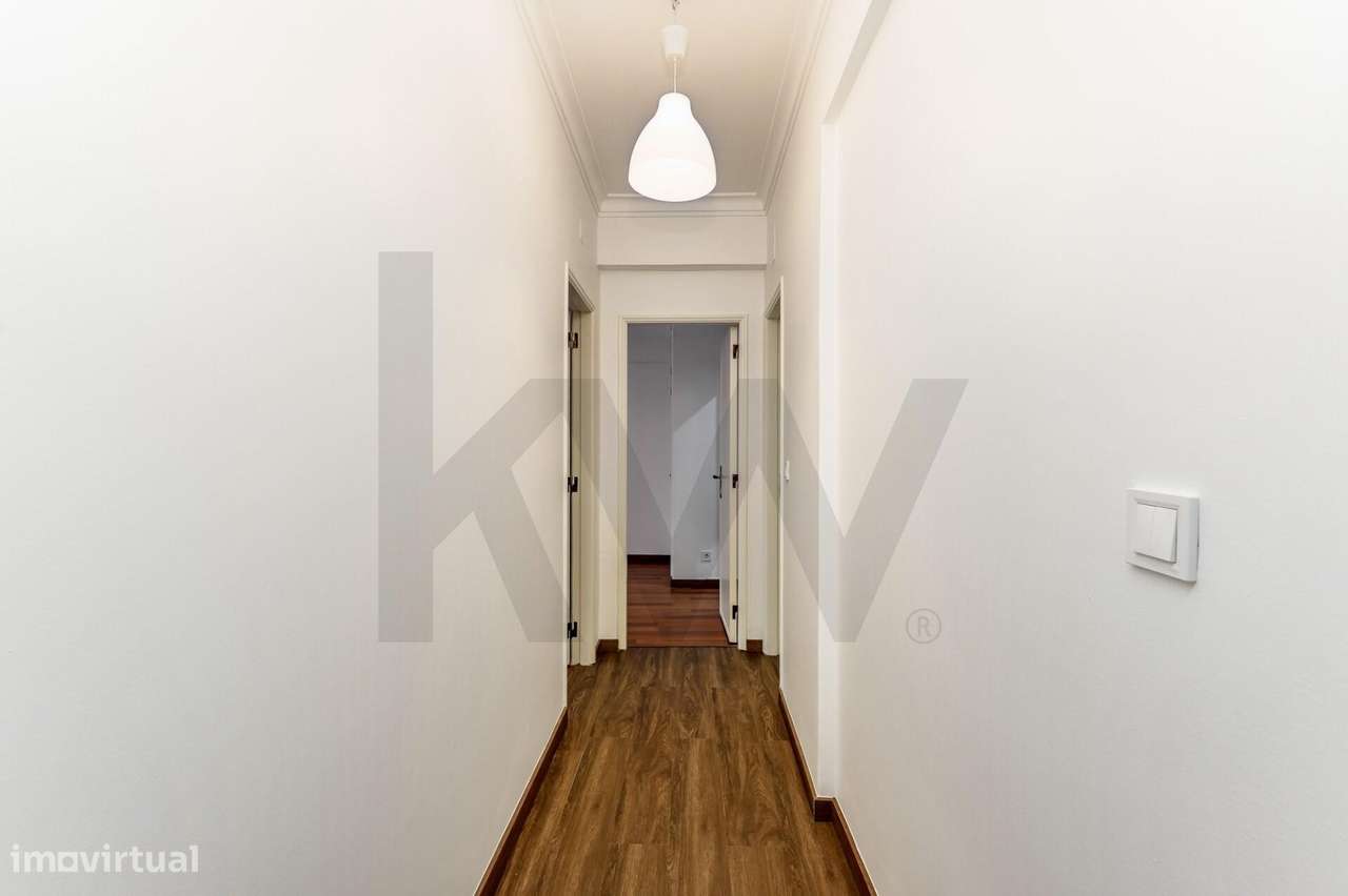 Apartamento T2 com suite e garagem em Campo de Ourique - Grande imagem: 4/21