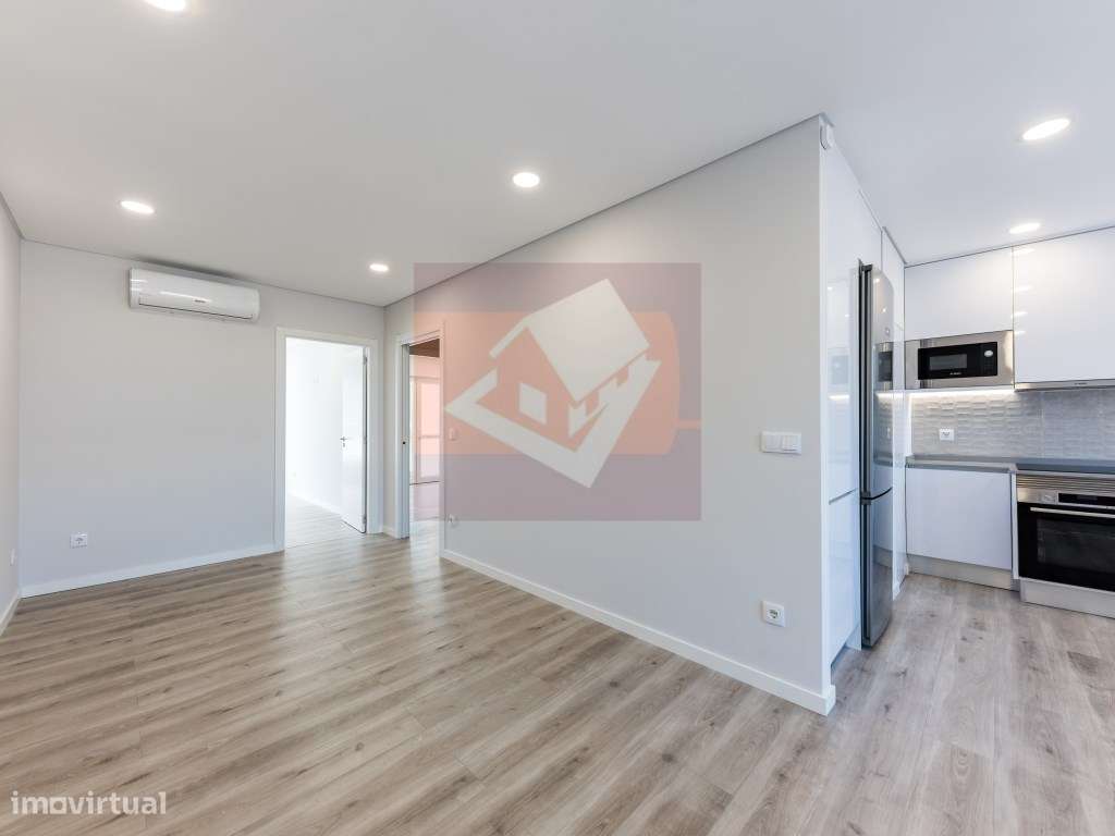 Apartamento T1+1 em Casal de Cambra-9