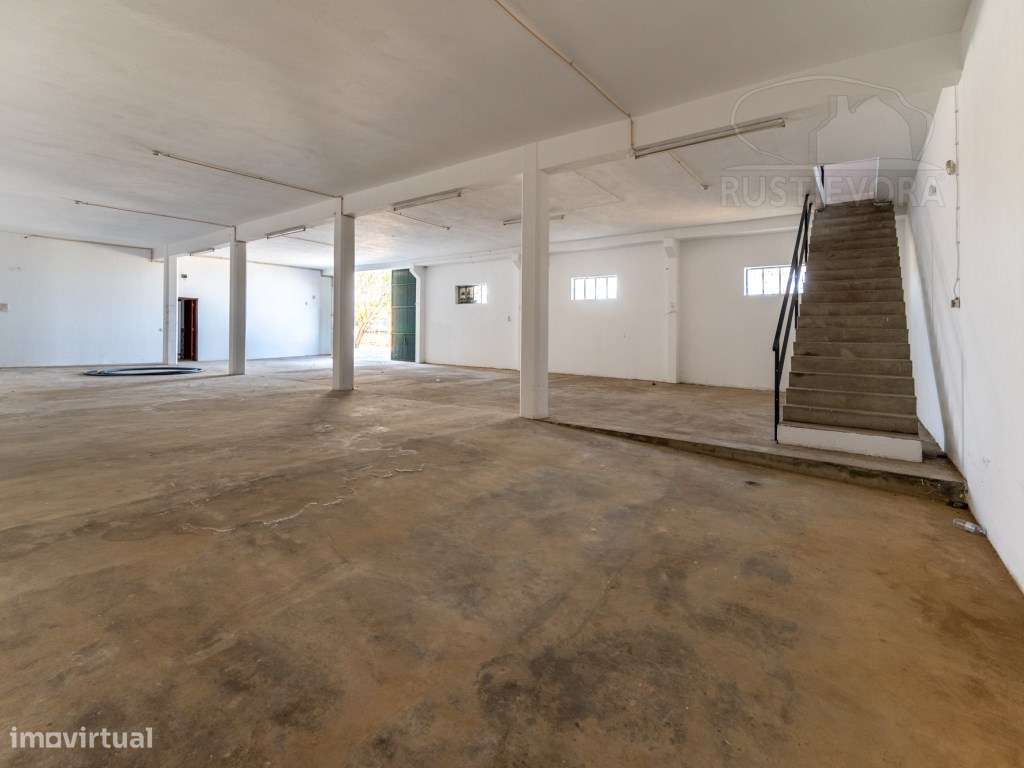 Quinta com armazém de 3 pisos-10