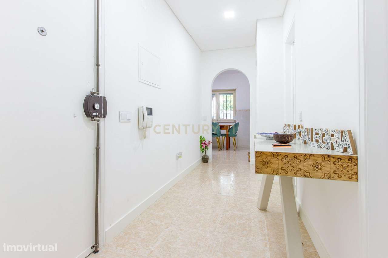 Apartamento originalmente T3, convertido em T2 (mas facilmente reversí-0