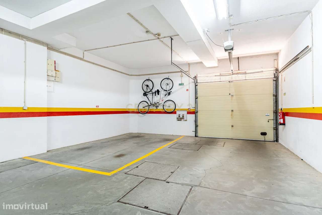 Apartamento Único T2 de 82m2 com Terraço de 75m2 em Porto Salvo-39