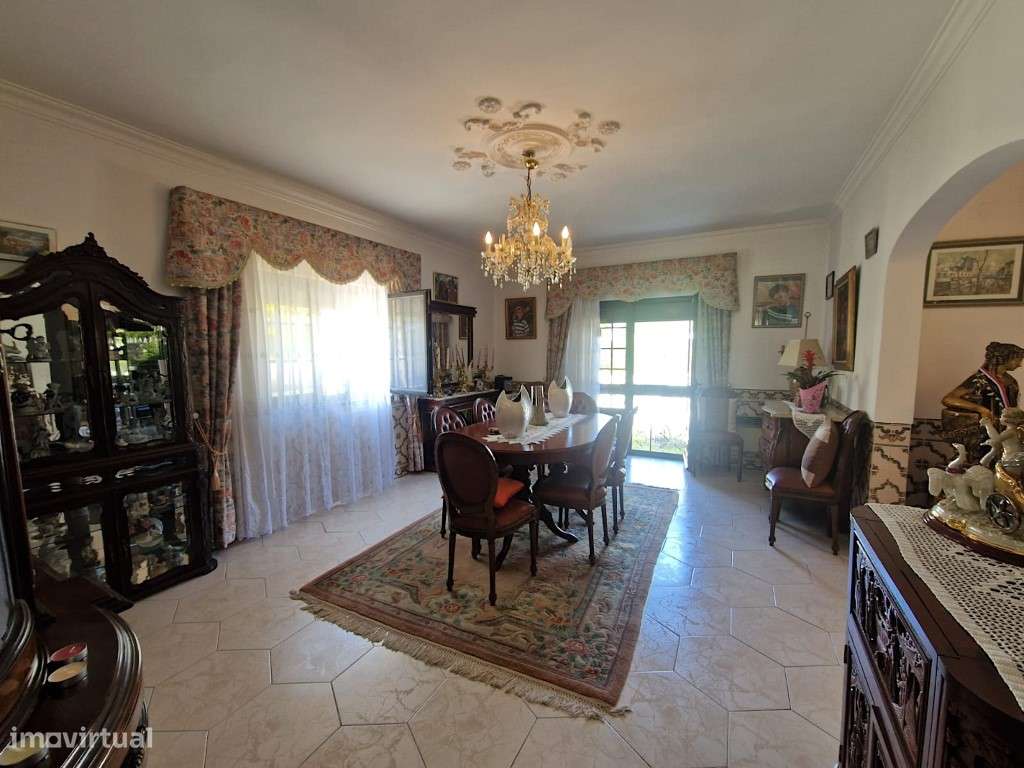 Moradia isolada como nova em Fernão Ferro-49