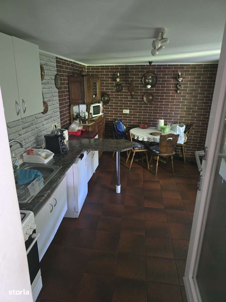 Casă zona 14 Mai-13