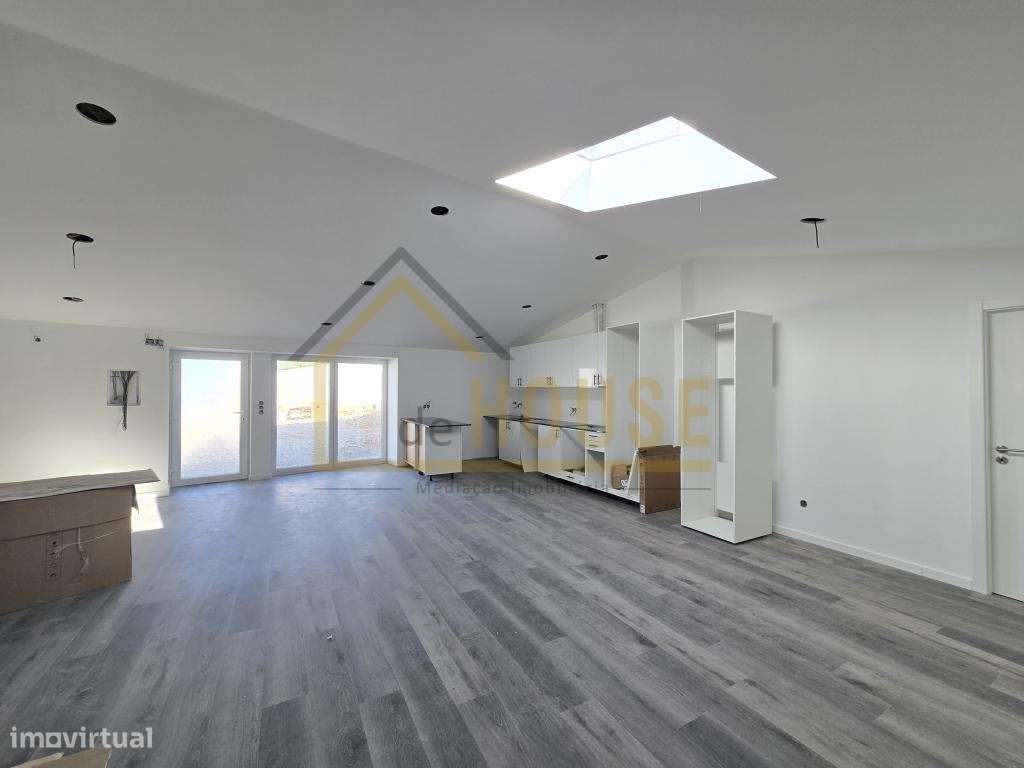 Moradia T3, com espaço exterior perto da Praia-9