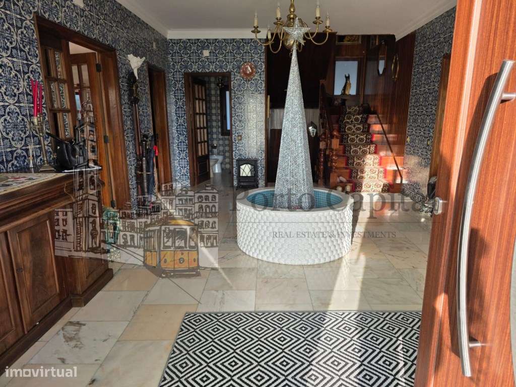 EXCELENTE MORADIA DE LUXO COM ÁREAS BASTANTE AMPLAS PARA ARRENDAMEN... - Grande imagem: 4/46