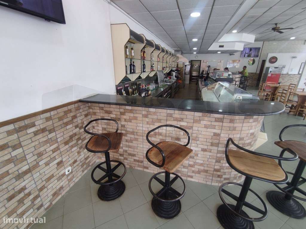Café/ Snack Bar em zona central de Esgueira para trespasse - Grande imagem: 2/21