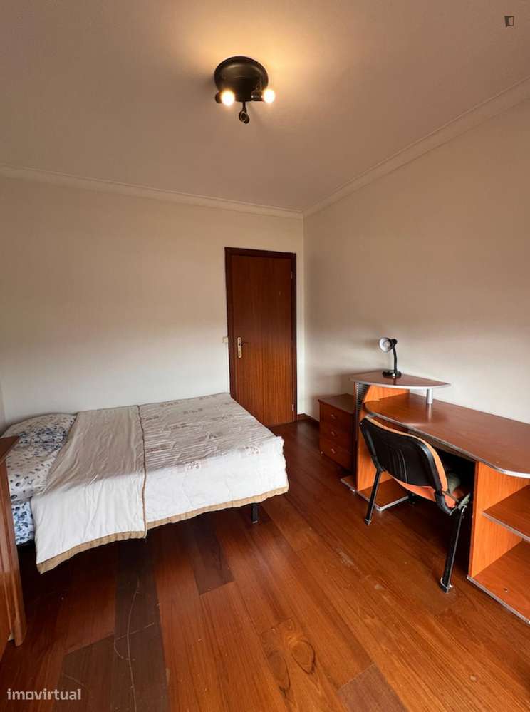 Quarto - localizado em Nogueiras Coimbra - Grande imagem: 2/18