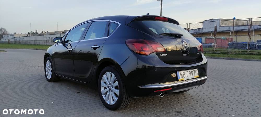 Opel Astra IV 2.0 CDTI Cosmo - 7