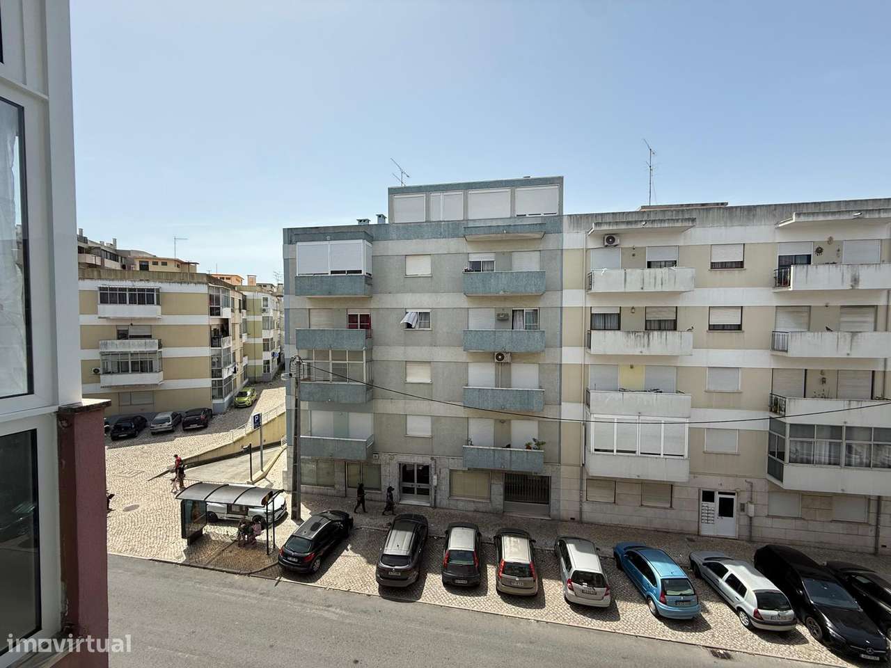 Apartamento T4 transformado em T3 no Laranjeiro, Almada-24