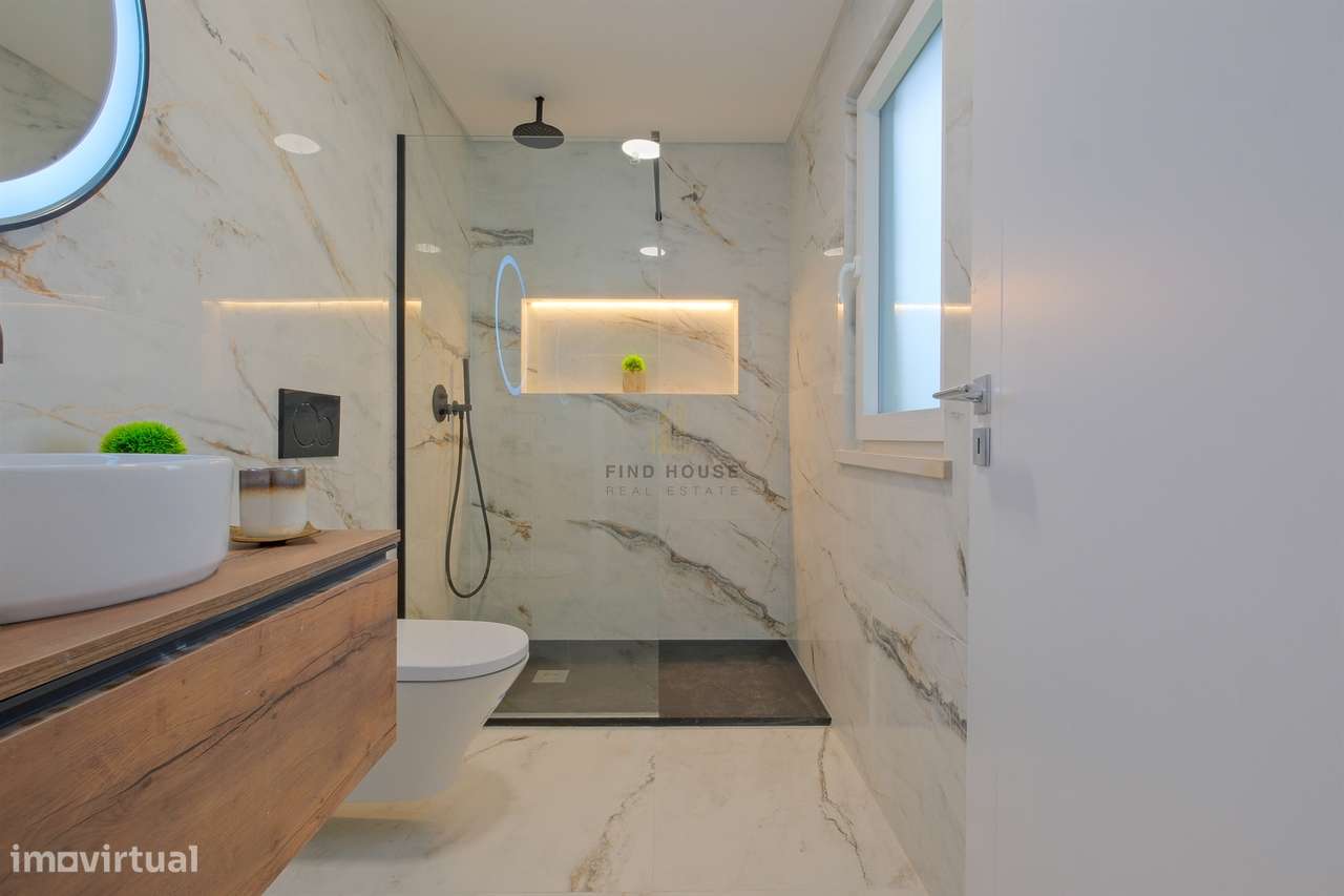 Moradia T4 de Luxo Totalmente Remodelada na Herdade da Aroeira-27