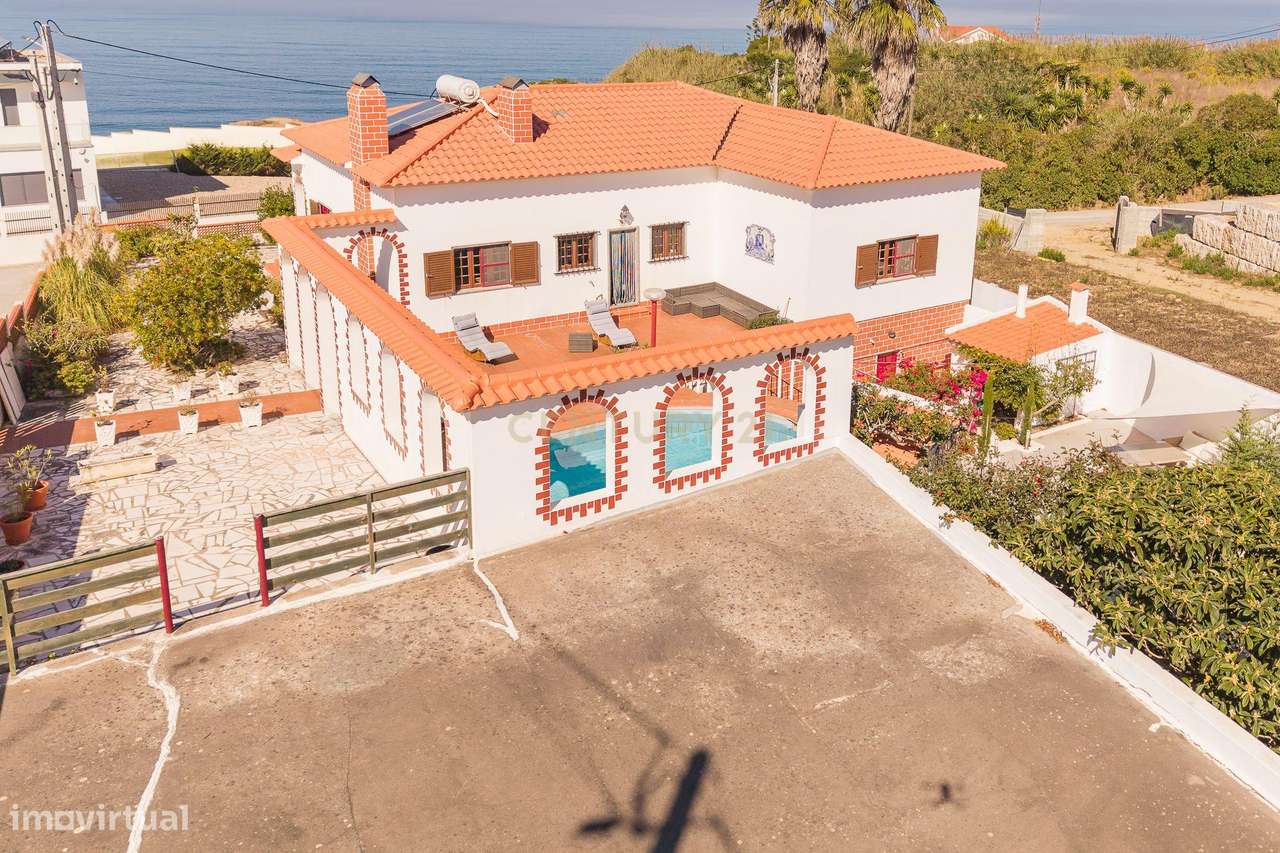Casa Com Cinco Quartos Ou Pousada Com Vista Para O Mar