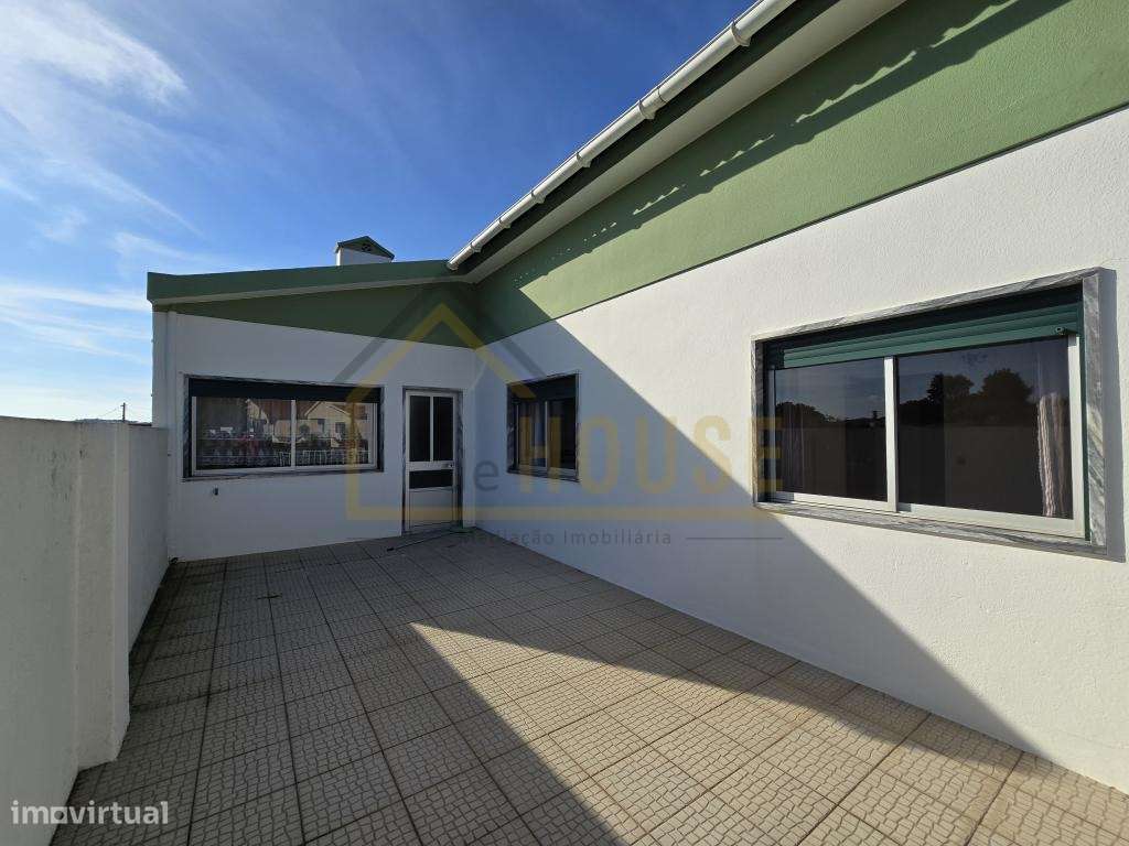 Moradia T3 com espaço exterior-10