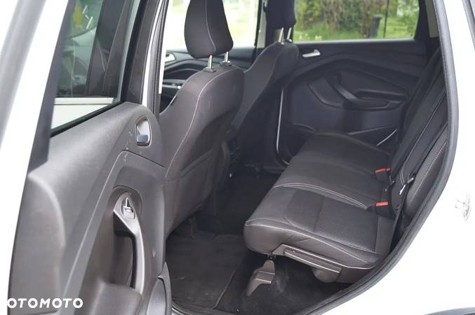 Ford Kuga 1.5 EcoBoost 2x4 Business Edition - 15