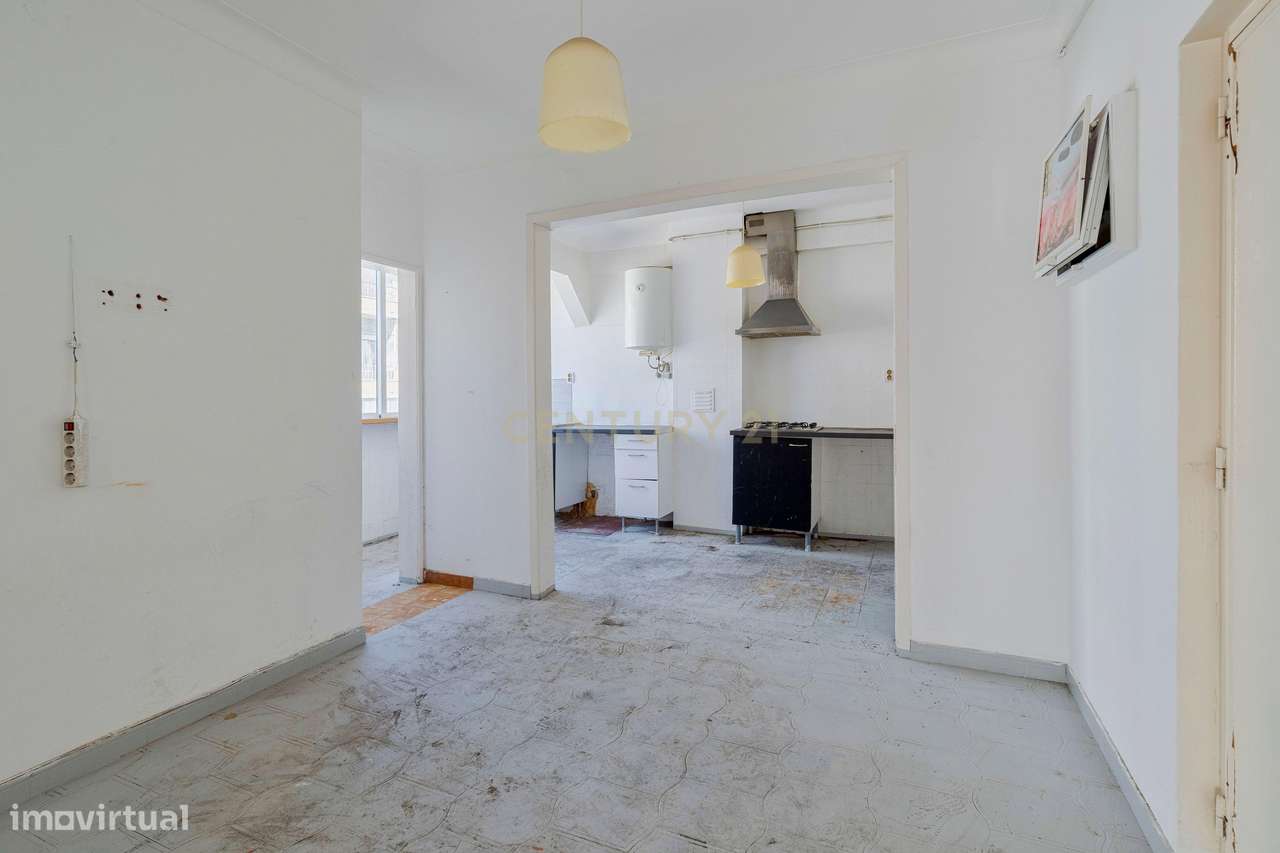 Apartamento T2 em Setúbal – Excelente oportunidade para renovar - Grande imagem: 5/24