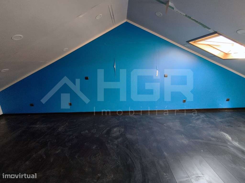 T3 + 1 | DUPLEX | BOA LOCALIZAÇÃO | ARRENTELA (MURTINHEIRA)-17