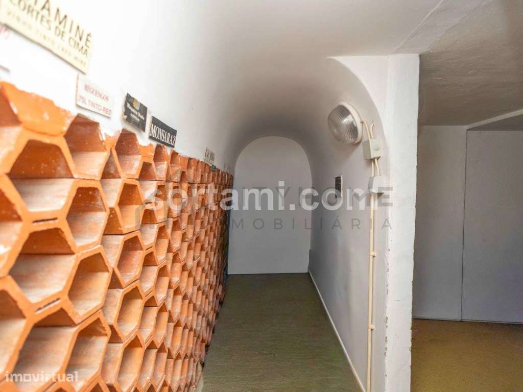 Espaço Comercial de 425m² no Coração de Faro-17