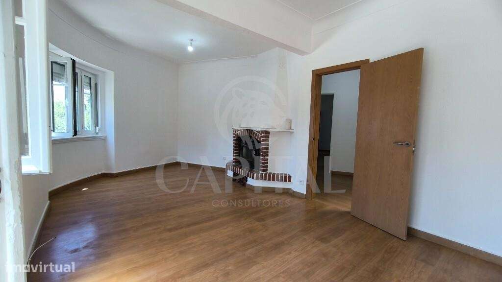 Apartamento T4 nas Mercês-7