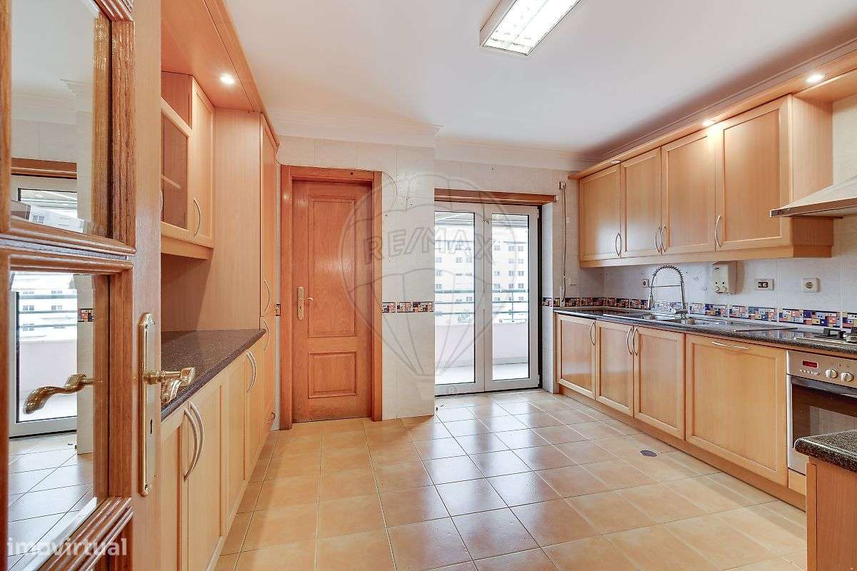 Apartamento T3 para arrendamento - Grande imagem: 2/29