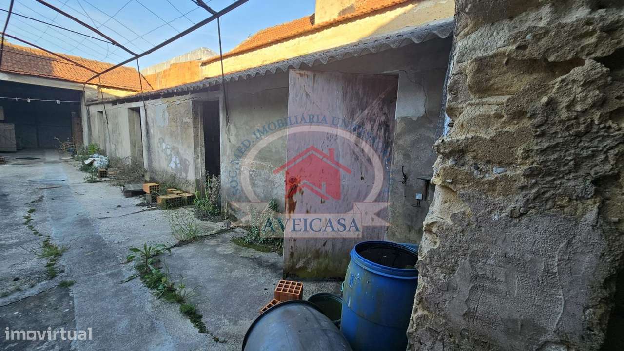 CASA GANDARESA EM VERDEMILHO PARA RECUPERAR-19