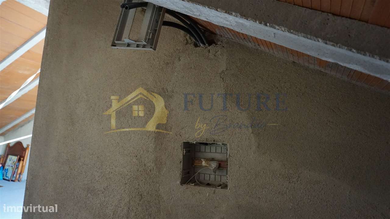 Moradia T3 Venda em Santa Iria de Azoia, São João da Talha e Bobadela,-37