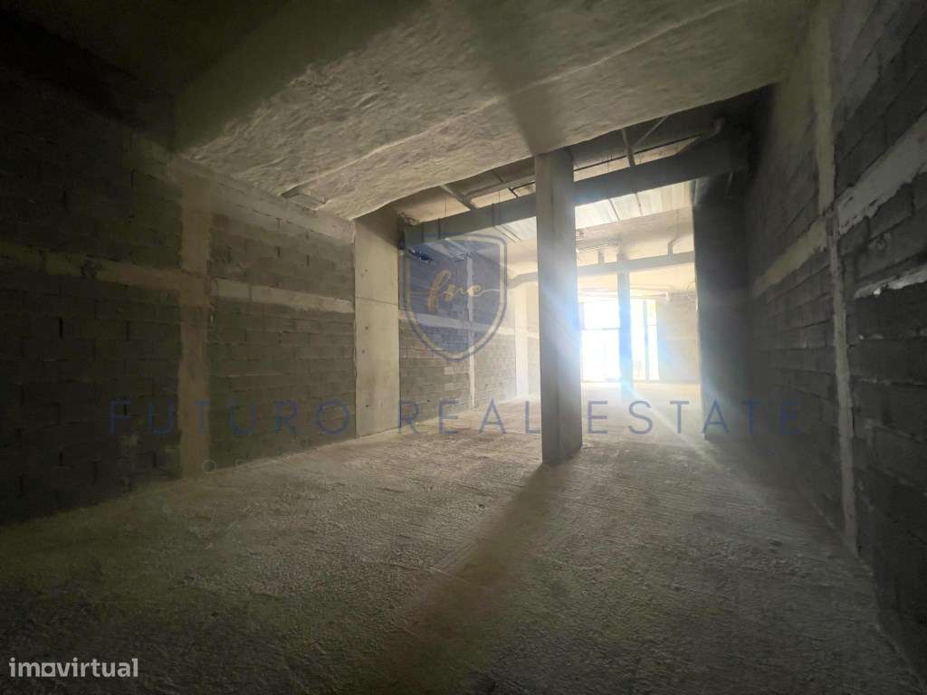 LOJA COMERCIAL - ESTRADA MONUMENTAL - FUNCHAL - Grande imagem: 4/27