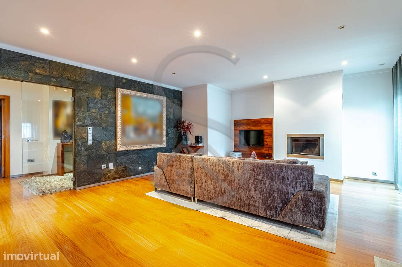 Apartamento T3 de Luxo em Vilar do Paraíso e Mafamude-11