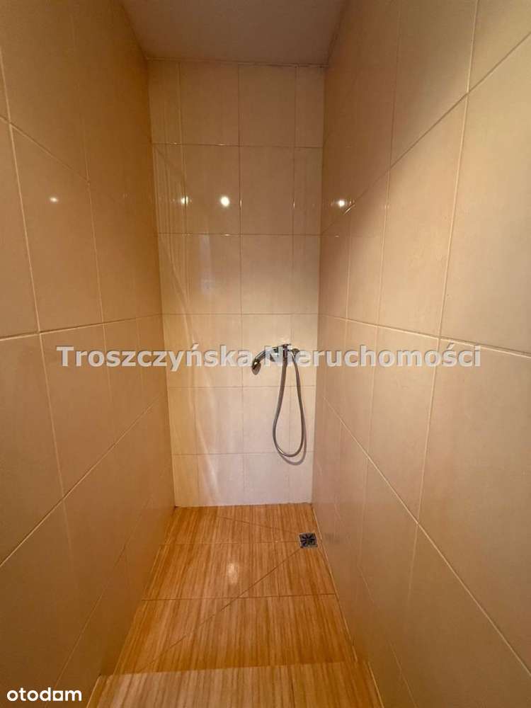 Duży dom Kolonia Poczesna z 2010 roku-17