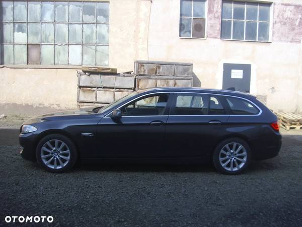 BMW Seria 5 530d Touring - 3