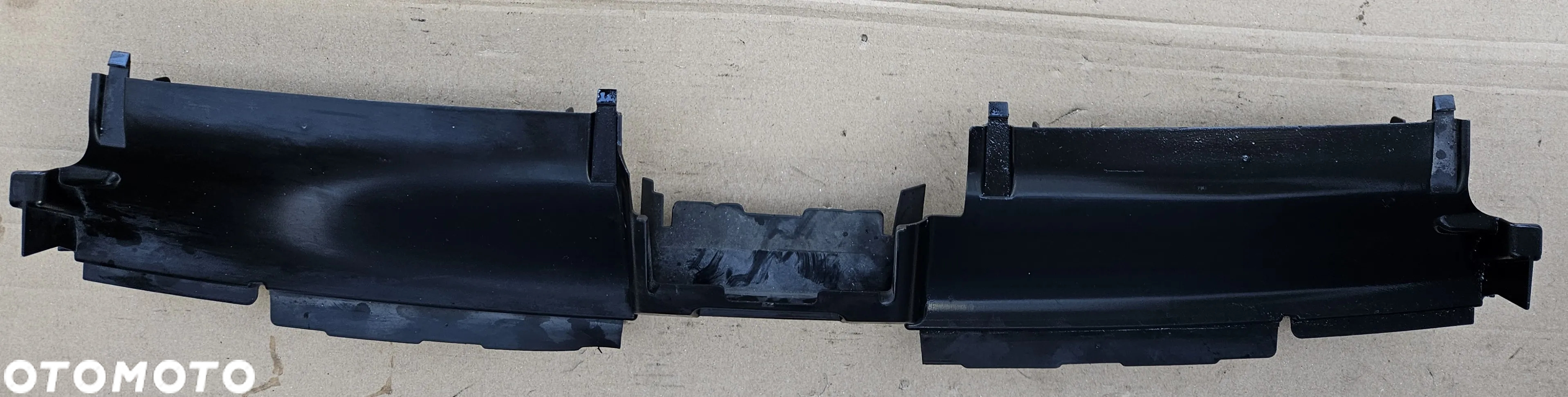 VW Passat B8 kierownica wlot powietrza osłona chłodnicy 3G0121330B - 2