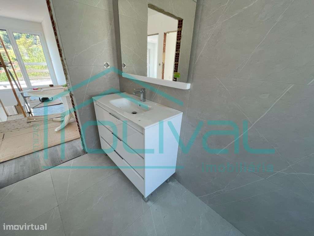 Moradia Isolada Tipologia T4 com Garagem-10