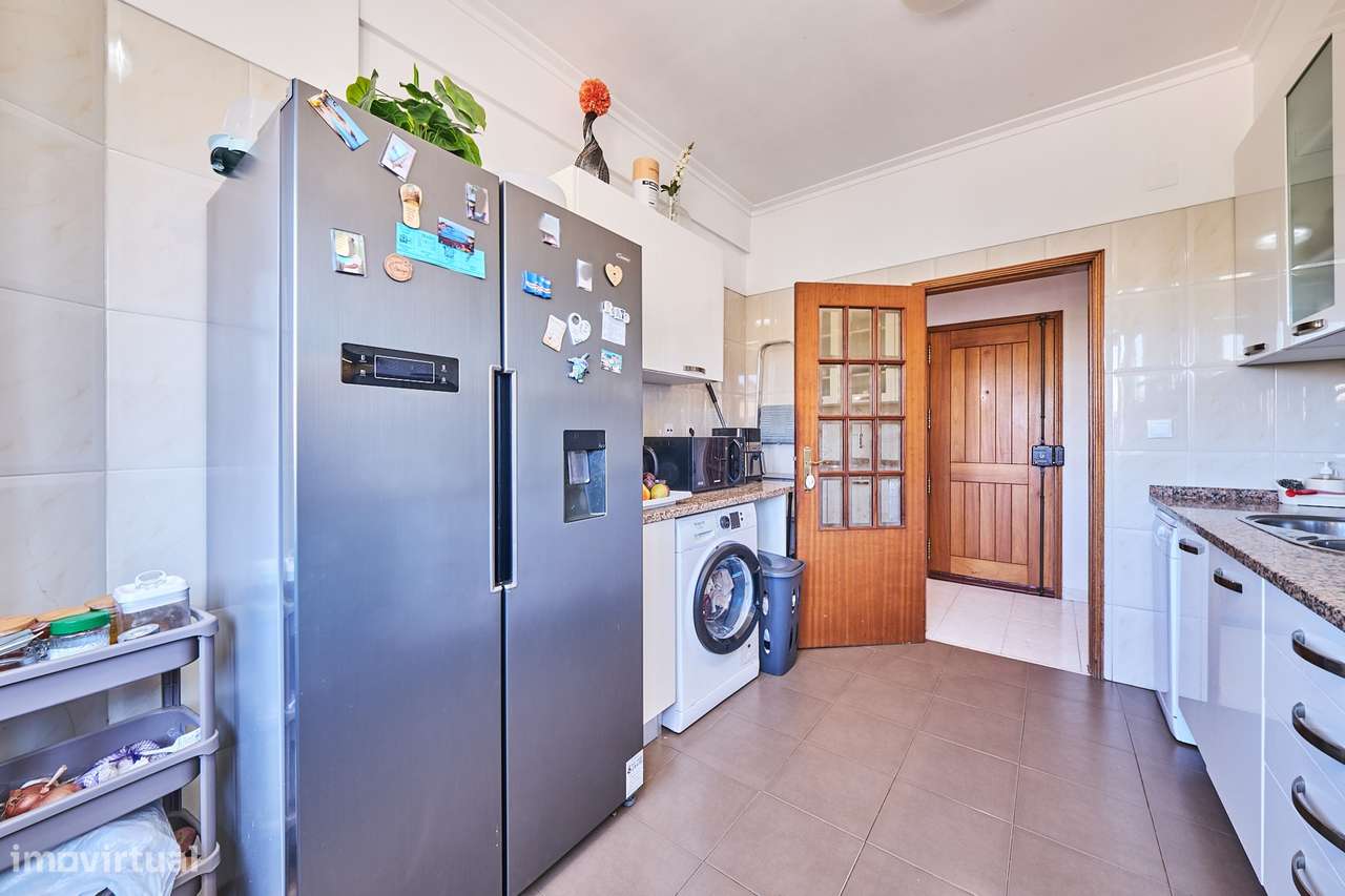 FEIJÓ - Apartamento T3 com Garagem e Arrecadação - Grande imagem: 4/27