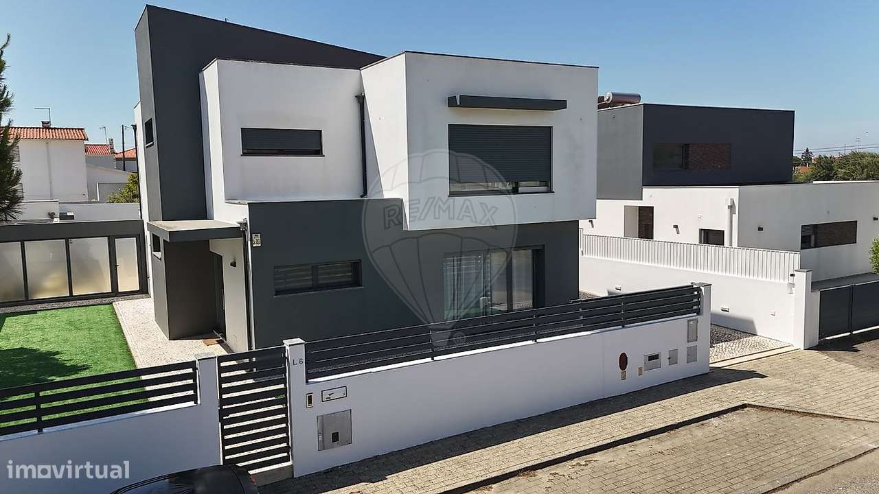 Moradia T4 para venda-31